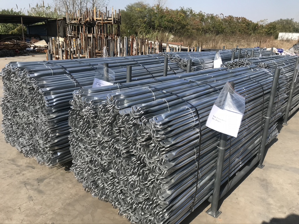 Scaffolding cross braces
